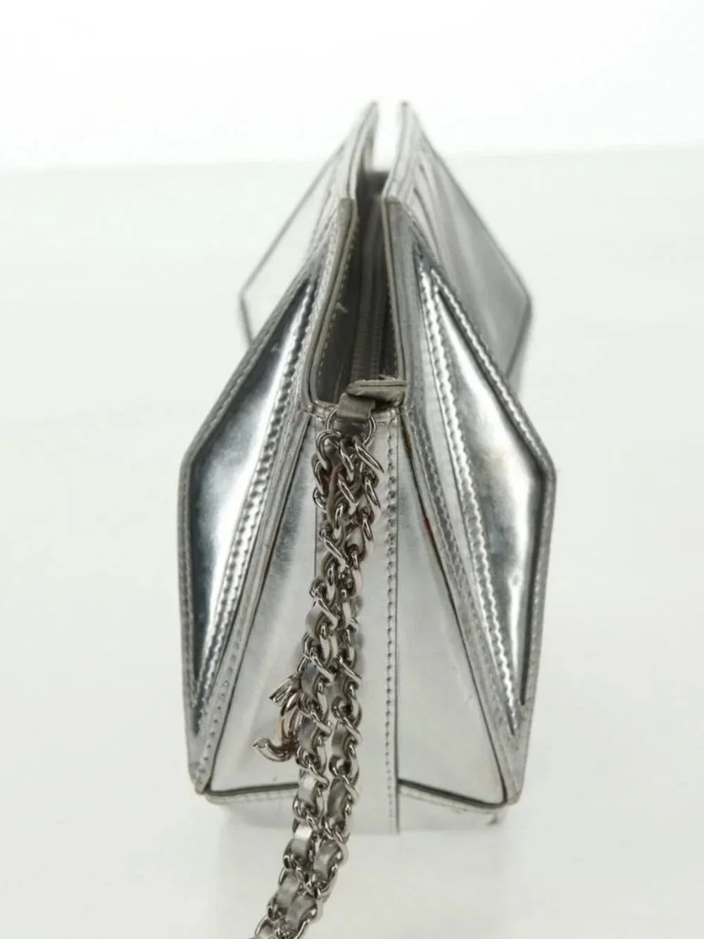 CHANEL Clutch Bag Leather Silver CC Auth 162899V